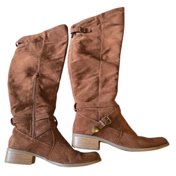 Shoes - Bohemian Knee High Boots Sz 8 in EUC